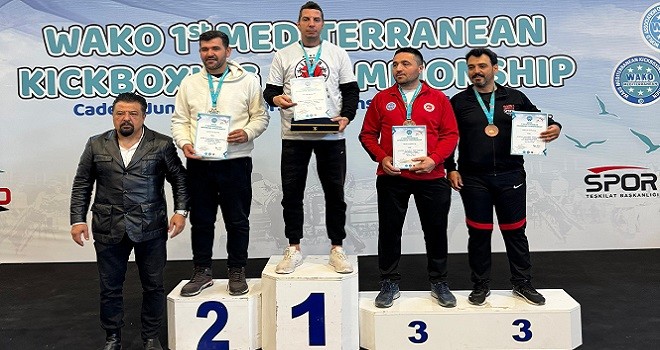 Bostanlısporlu Uyanıker, Kickboksta Akdeniz Şampiyonu oldu