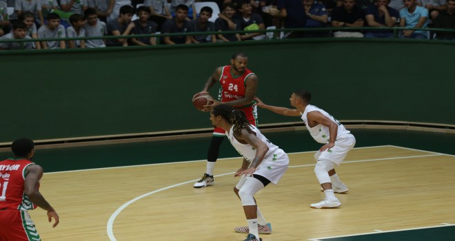 Pınar Karşıyaka, Avrupa'da sahneye çıkıyor