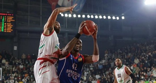 Pınar Karşıyaka Play-Off'ta Anadolu Efes karşısında
