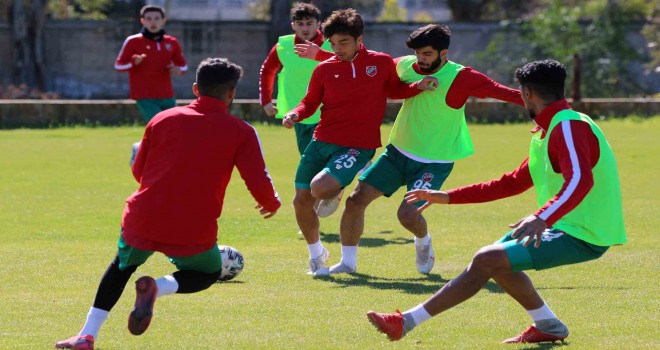 Karşıyaka, Çatalcaspor'u konuk ediyor