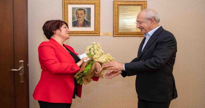 Kemal Kılıçdaroğlu’na nergisli ziyaret