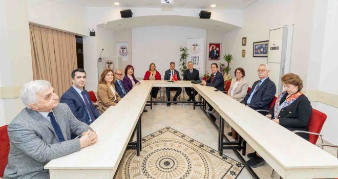 Başkan Tugay: Hekimlerimizin yanındayız