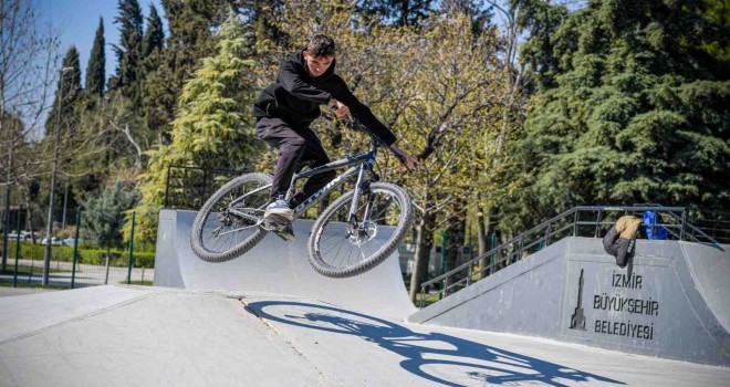 Hasanağa Bahçesi baştan sona yenilendi