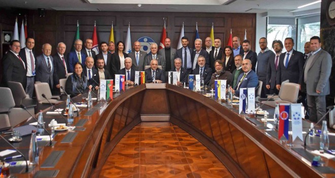 İZVAK, TFF Başkanı Büyükekşi'yi ağırladı