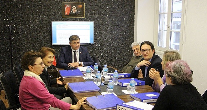 Doktor Başkan Adayı, sağlık çalışanlarını unutmadı