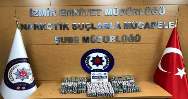 Karşıyaka ve Buca'da 74 bin 564 sentetik hap ele geçirildi