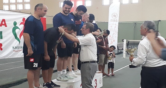 Masa Tenisinde Karşıyaka Kaymakamlık Kupası yapıldı