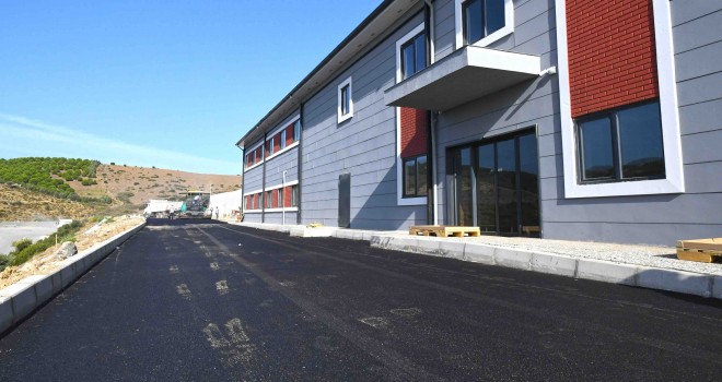 Karabağlar'da asfaltlama çalışmaları sürüyor