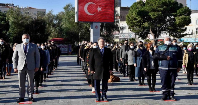 Bornova'da 100. yılda 100 çalışanla İstiklal Marşı