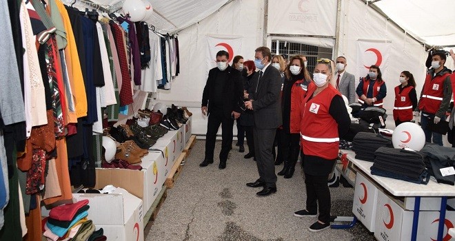 Kızılay Karşıyaka İyilik Çadırı açıldı...