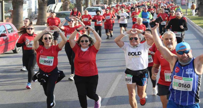 Karşıyaka’da 14 Şubat kutlamaları ''Sevdiğinle Koş'' ile final yapacak