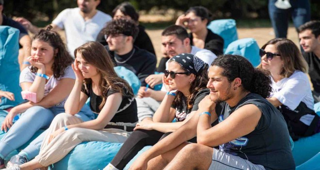 Gençler İzmir'de ''Uluslararası Yaz Üniversitesi''nde buluşacak