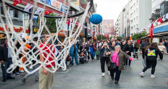 Hergele Meydanı'nda isabetli atışlara ödül