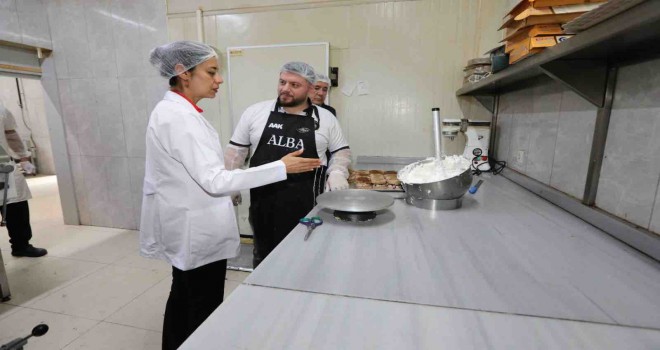 Bayraklı'da gıda satışı yapan işletmelere sıkı denetim