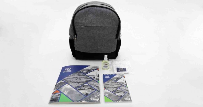 Gaziemirli öğrencilere çanta desteği