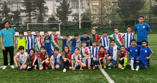 Bostanlısporlu küçük futbolcular maç heyecanı yaşadı…