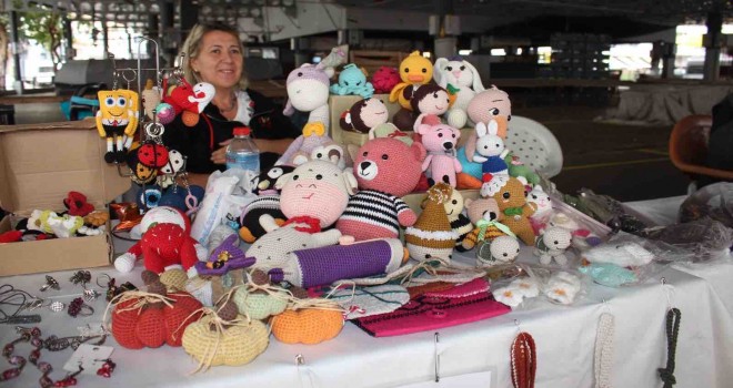 Karşıyaka'da kadınlara ücretsiz tezgahlar