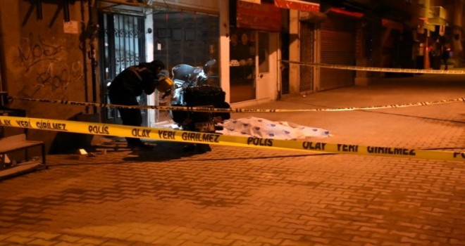 Karşıyaka'da tartıştığı kişiyi bıçakla öldürdü....