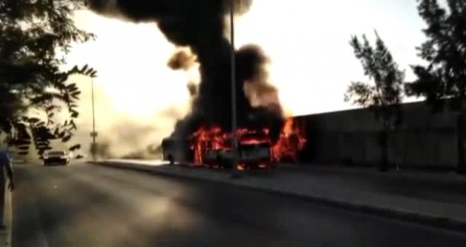 Karşıyaka-Menemen seferi yapan otobüs yandı