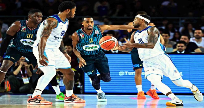 Pınar Karşıyaka 1-0 geriye düştü