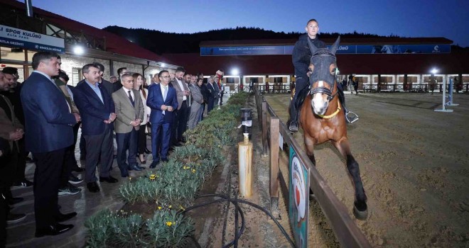 Aliağa’da özel eğitim ve atla terapi bir arada