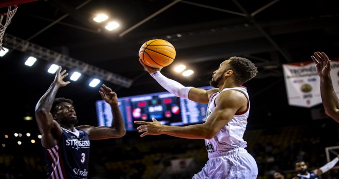 Pınar Karşıyaka liderliği Fransa'da bıraktı
