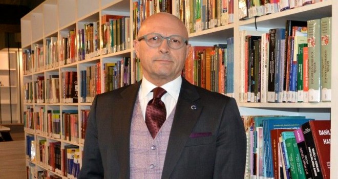 Karşıyaka’da “Ayın Konuğu” Erol Mütercimler