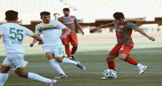 Karşıyaka'da Özkan ilk maçına çıktı