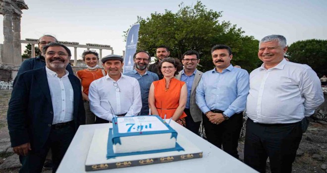 Ahmet Ümit'in son kitabının lansmanı İzmir Pergamon Antik Kenti’nde yapıldı