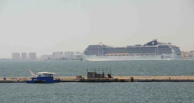 İzmir’e ilk gemi yarın geliyor