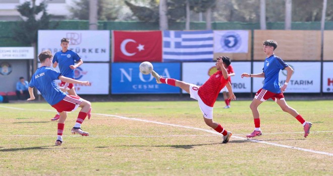 Türk-Yunan dostluk maçı Çeşme’de oynandı