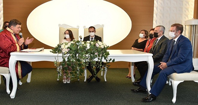 Dilara ile Faruk dünya evine girdi