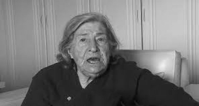 Karşıyaka'nın Cumhuriyet Teyzesi vefat etti