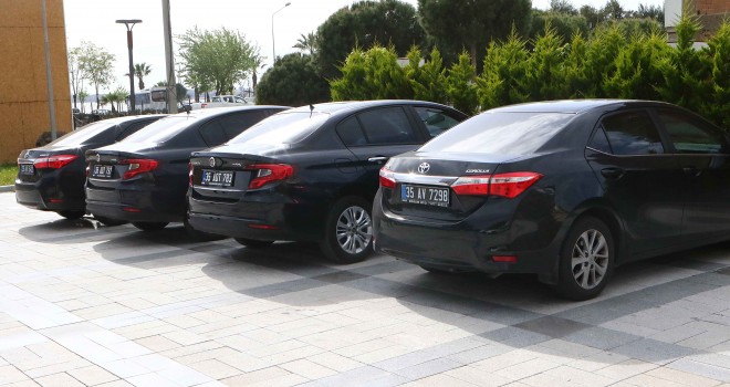 Bayraklı Belediyesi'nde makam araçları kaldırıldı