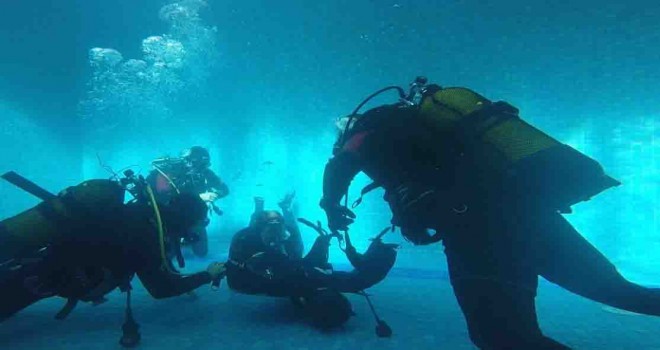 Kurbağa Adamlar suda hayat kurtaracak