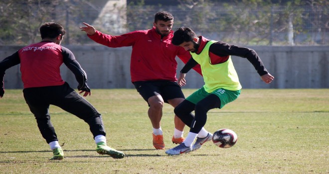 Karşıyaka, Kızılcabölükspor'u konuk ediyor