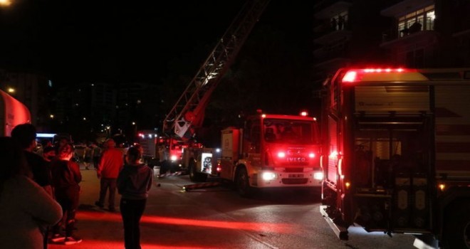 Örnekköy'de 16 katlı binada yangın