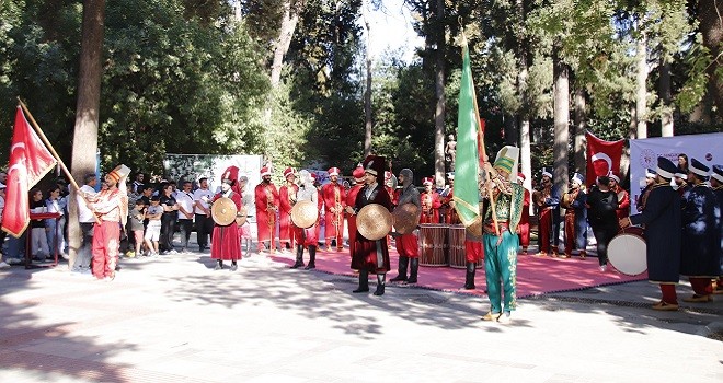 Karşıyaka Halk Eğitim Mehteran Bölüğü'nden Buca'da harika konser