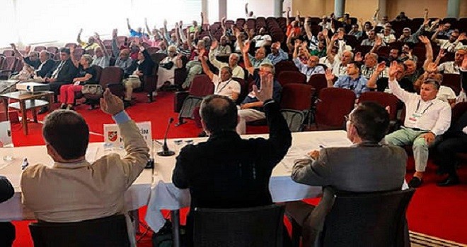 Karşıyaka yönetimi ibra edildi