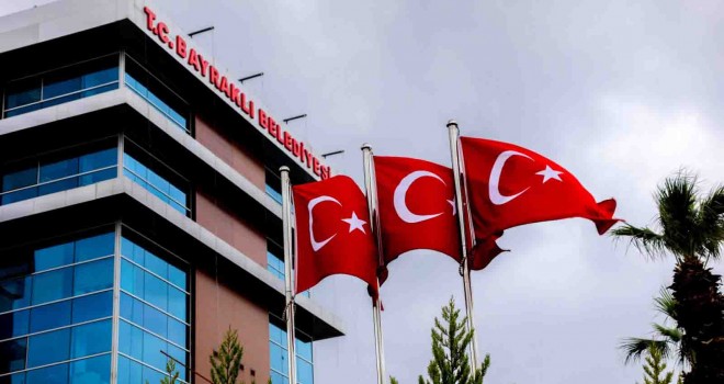 Bayraklı Çözüm Merkezi yüzleri güldürüyor
