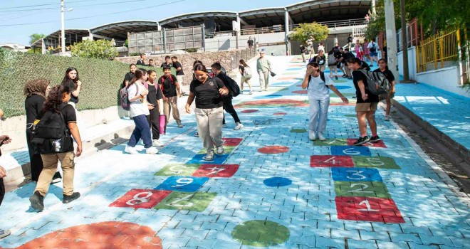 Cumhuriyet Mahallesi’ne Oyun Sokağı