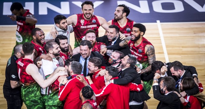 Pınar Karşıyaka finalde...