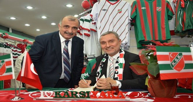 Ahmet Diker'den Yılmaz Durmaz'a imzalı kitap...