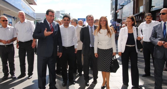 Ahmet Kenan Tanrıkulu seçim startını Çarşı'da verdi