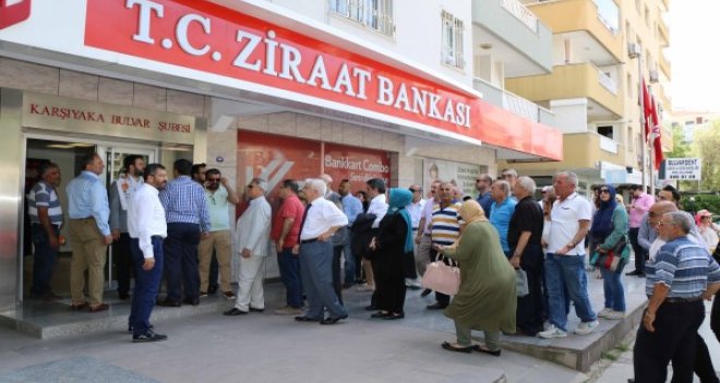 Ak Parti Karşıyaka İlçe Teşkilatı'ndan toplu bağış