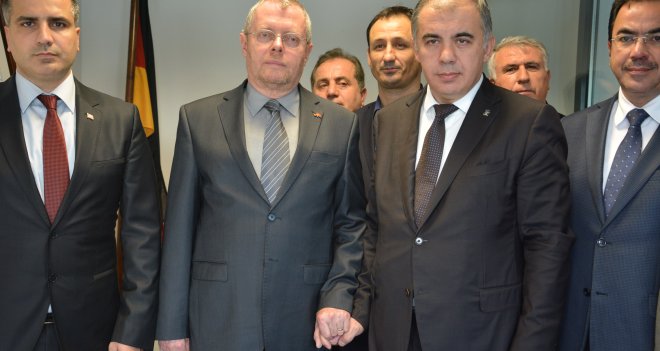 Ak Partili Delican'dan Almanya Başkonsolosluğu'na terör ziyareti