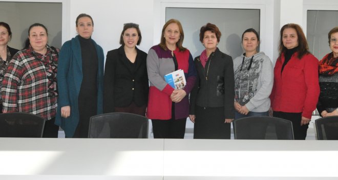 Akademisyen ve avukatlar kadına şiddete karşı el ele verdi