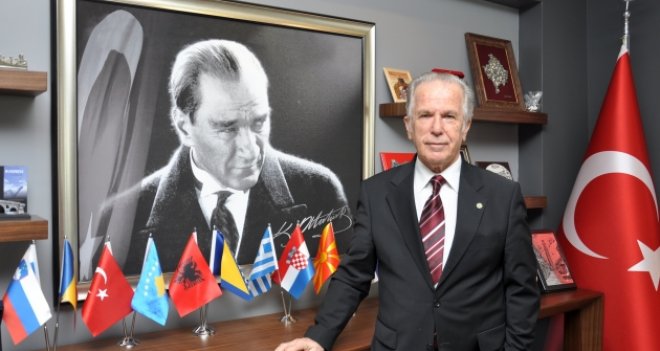 Akın Kazançoğlu : "İzmir potansiyelini kullanamıyor"