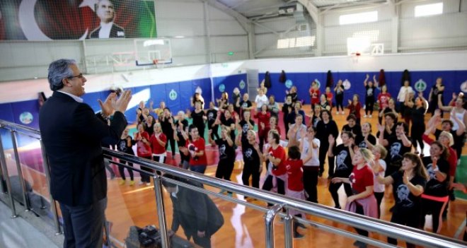 Akpınar, Zumba etkinliğine katıldı