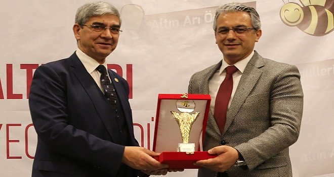 Akpınar'a ‘’Altın Arı Ödülü’’